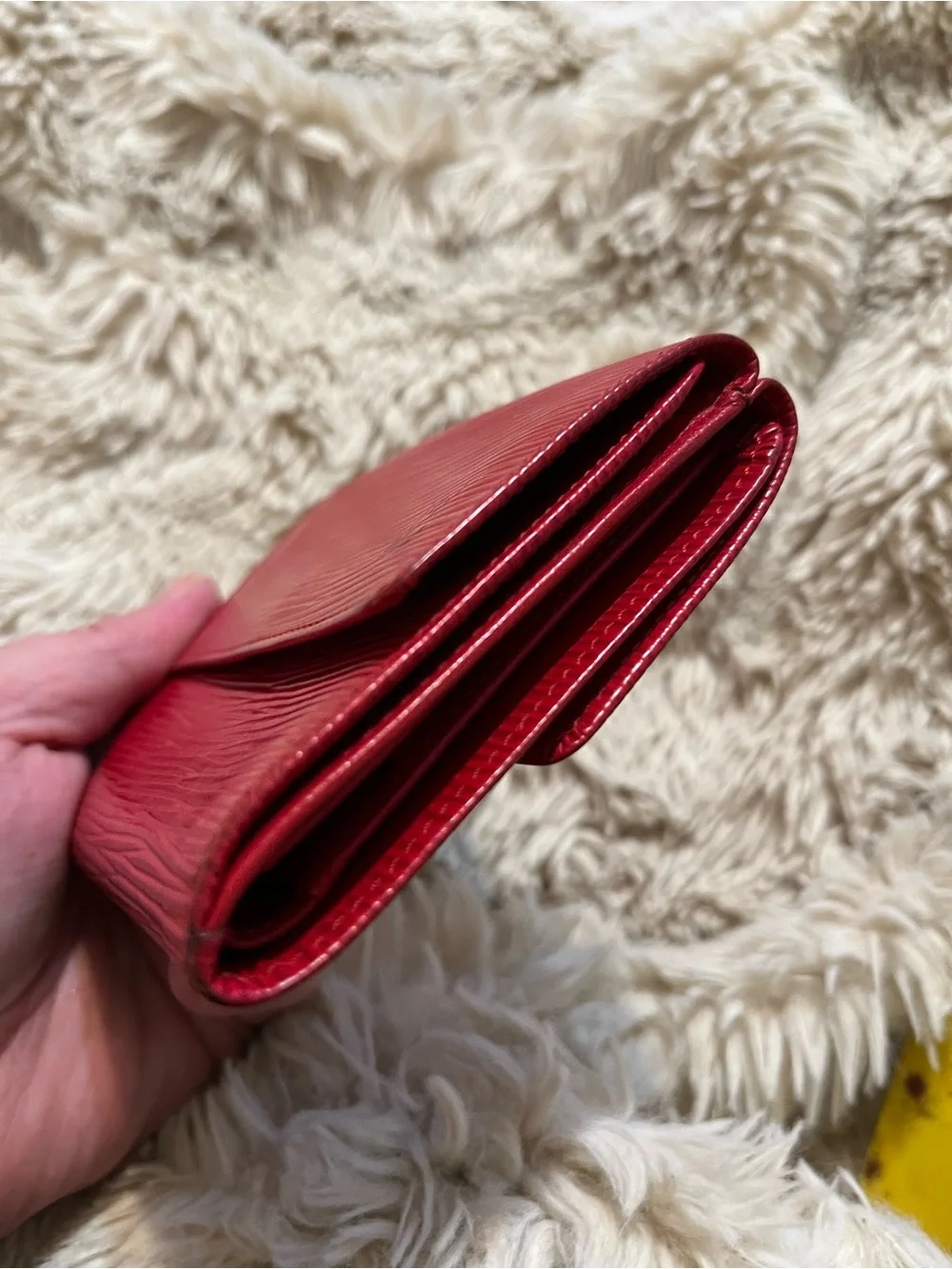 Used vintage Red Louis Vuitton Textured Women's Wallet - Classic Folding Design